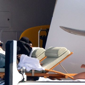Jennifer Aniston and Courteney Cox Enjoy Yacht Vacation in Mallorca