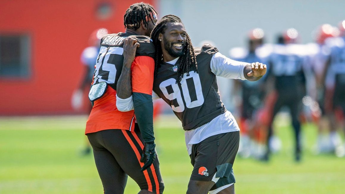 Jadeveon Clowney Returns to Houston Texans Amid High Hopes and Past Lessons