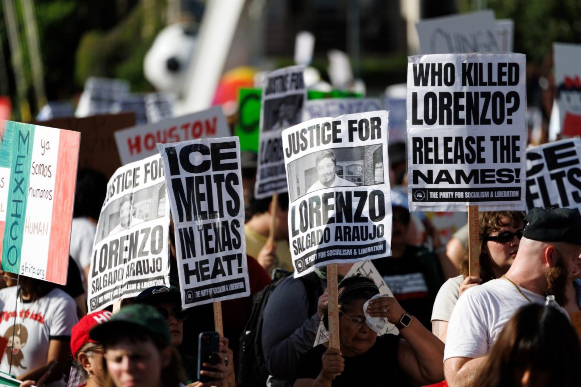 Mexico Investigates Deaths of Its Citizens in US ICE Custody