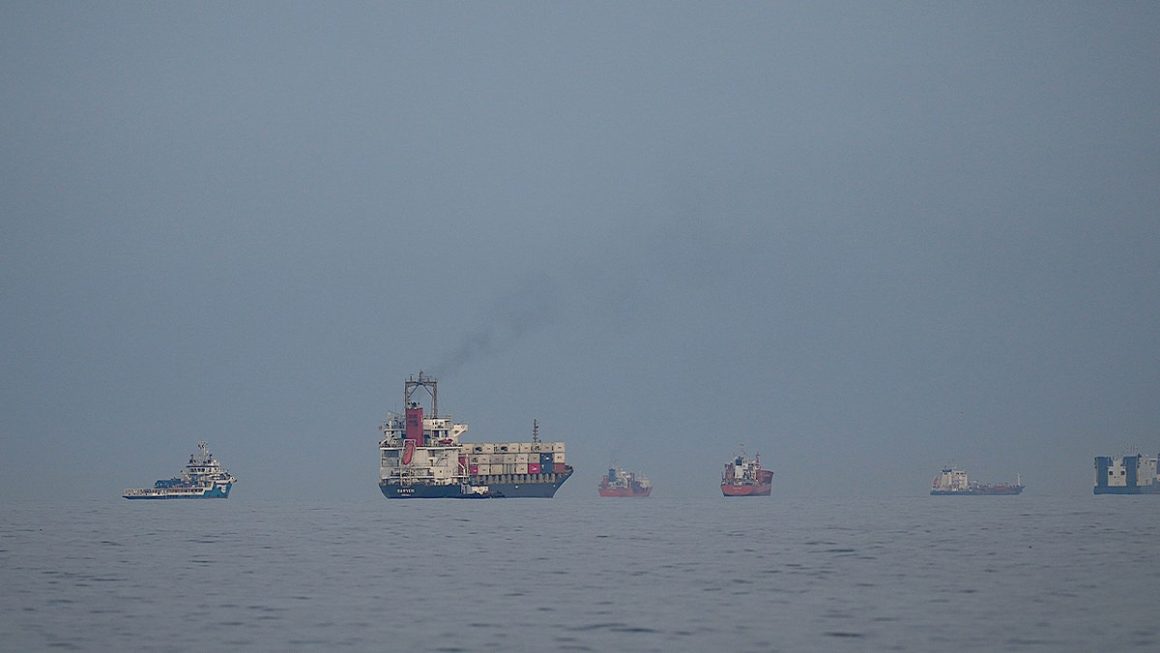 Trade Vessel in Strait of Hormuz Struck Amid Conflicting Iran-U.S. Peace Talks