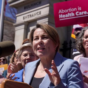 Massachusetts Passes Law Granting Doctors Authority on Late-Term Abortions