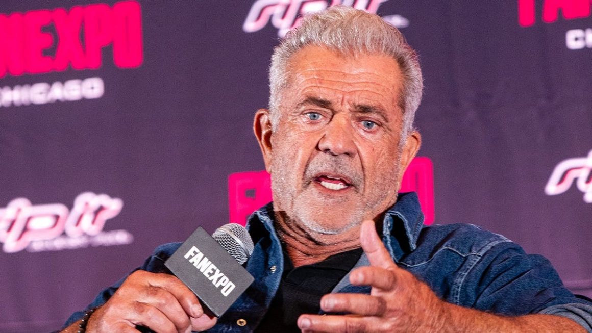 Mel Gibson Apologizes for Incident at Fan Expo Canada