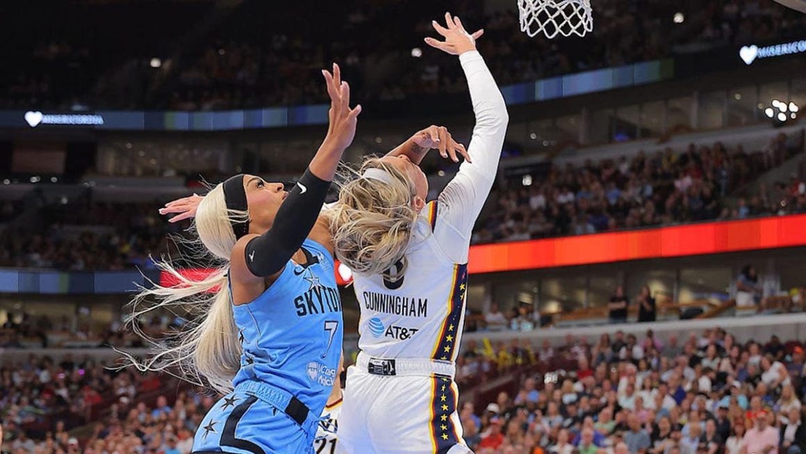 Boomer Esiason Comments on WNBA Incident Involving DiJonai Carrington and Sophie Cunningham