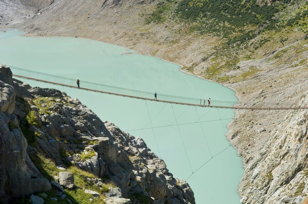 5408e403-f8a6-4761-be1a-13a3131cbd26 Ice Melt Reveals Bodies of Climbers Missing for Decades in Swiss Alps