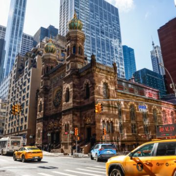 Man Charged with Hate Crimes for Synagogue Disruption