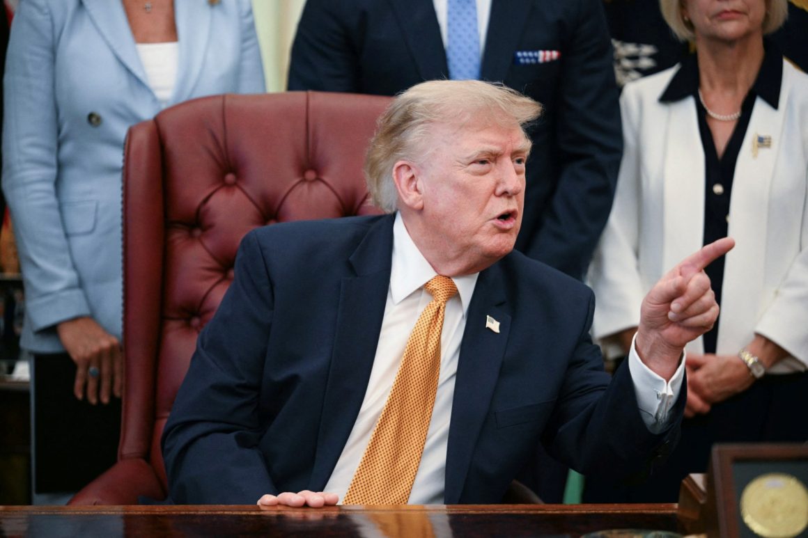 Trump Criticizes Oil Companies Over High Profits During Iran Conflict