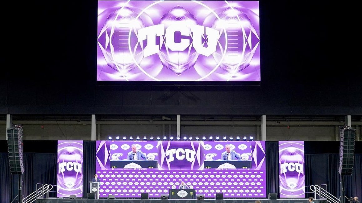 5f19aaaa-9f9b-4b64-bdde-2c29cdafa8b7 TCU Restricts Media Access After Locker Room Incident