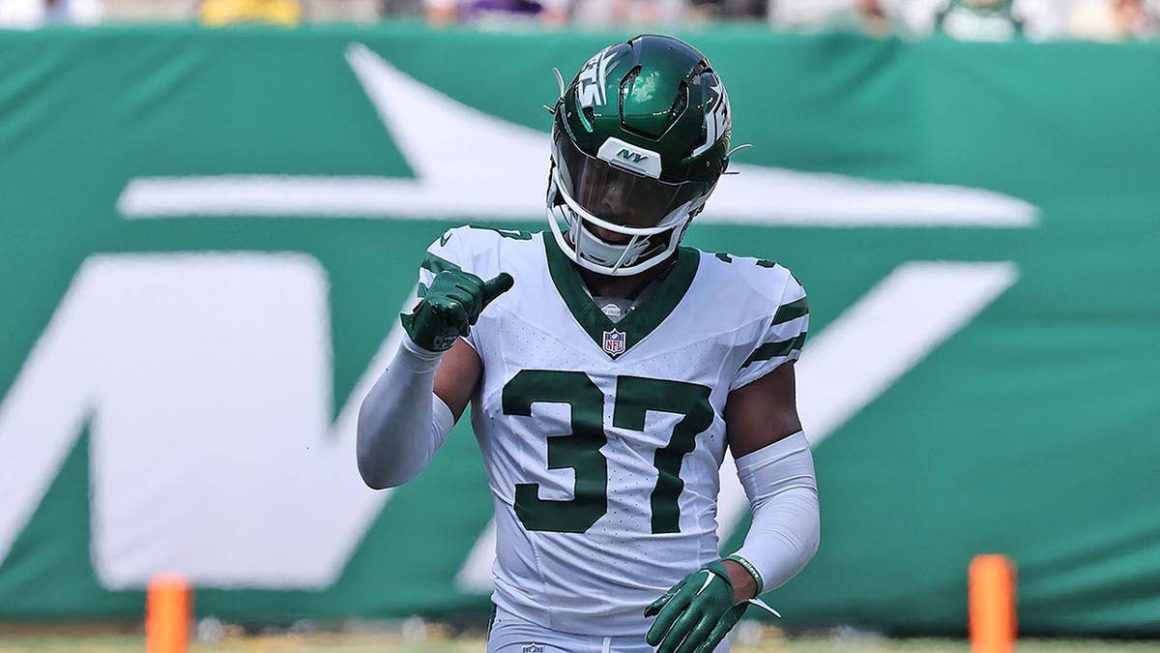 Medical Emergency Halts Jets-Buccaneers Practice