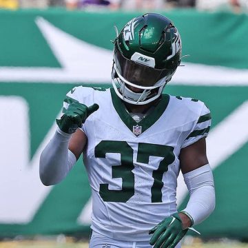 Medical Emergency Halts Jets-Buccaneers Practice