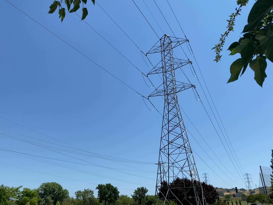 6ab4e8ae-bd27-4bd7-b658-af9b2106a6ca Improving the Electric Grid on a Budget