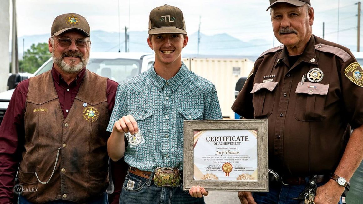 Teen Rancher Uses Roping Skills to Save Man from Drowning