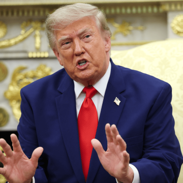 Trump Faces Challenging Approval Ratings Ahead of November Midterms