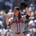 White Sox Lose to Braves Despite Benintendi’s Seventh-Inning Single