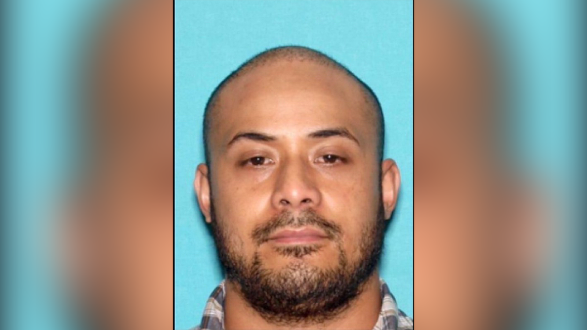 Armed Man Arrested at Trump’s Golf Course Had Sensitive Information