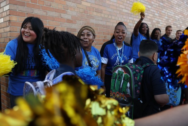 80b7bc32-72d4-4375-87b8-ead22c5afffd Chicago Public Schools Welcome Students with Excitement on First Day