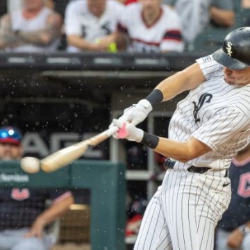 White Sox Overcome Rain Delay for Victory Against Guardians