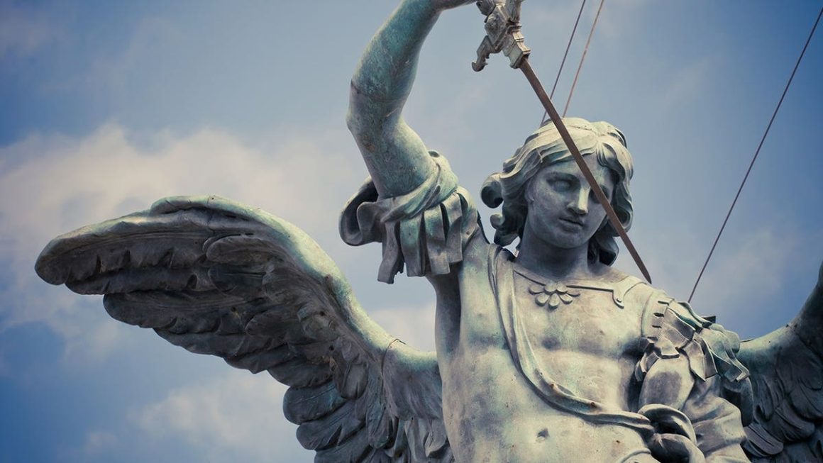 Court Blocks Religious Statues in Public Spaces