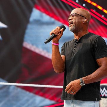 95a49f2d-4be0-4e2c-bca4-829eff3292bb Darius Rucker Kicks Off WWE SummerSlam with National Anthem