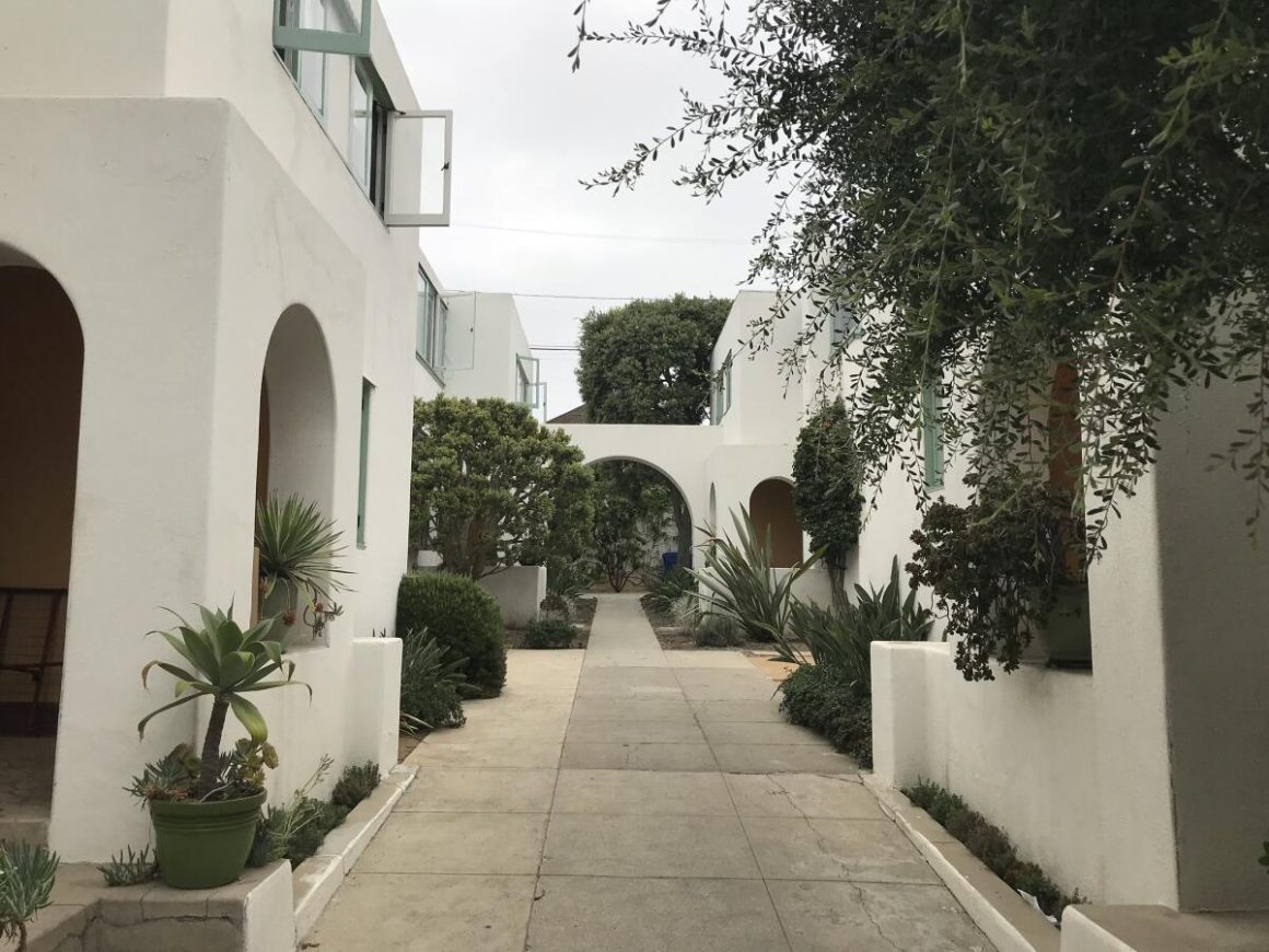 Los Angeles Housing Solution: Transforming Vacant Lots into Affordable Homes