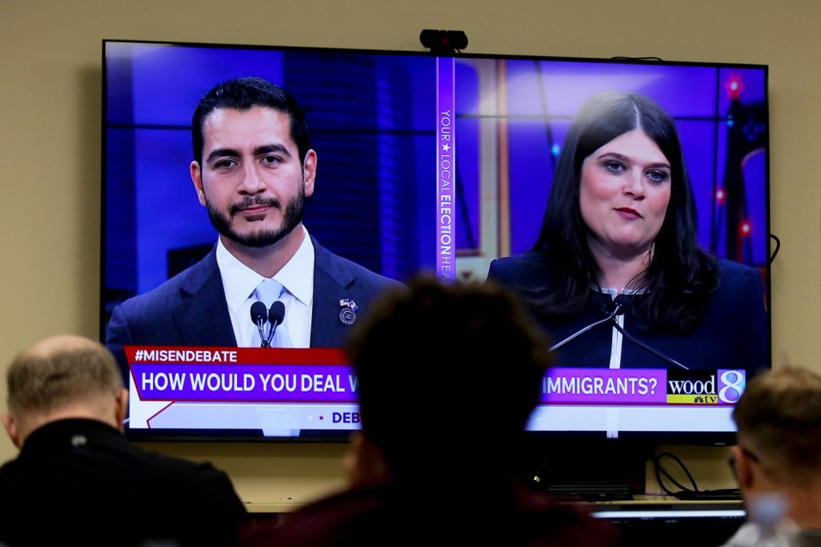 Michigan Democrats Head to Critical Primary Battle