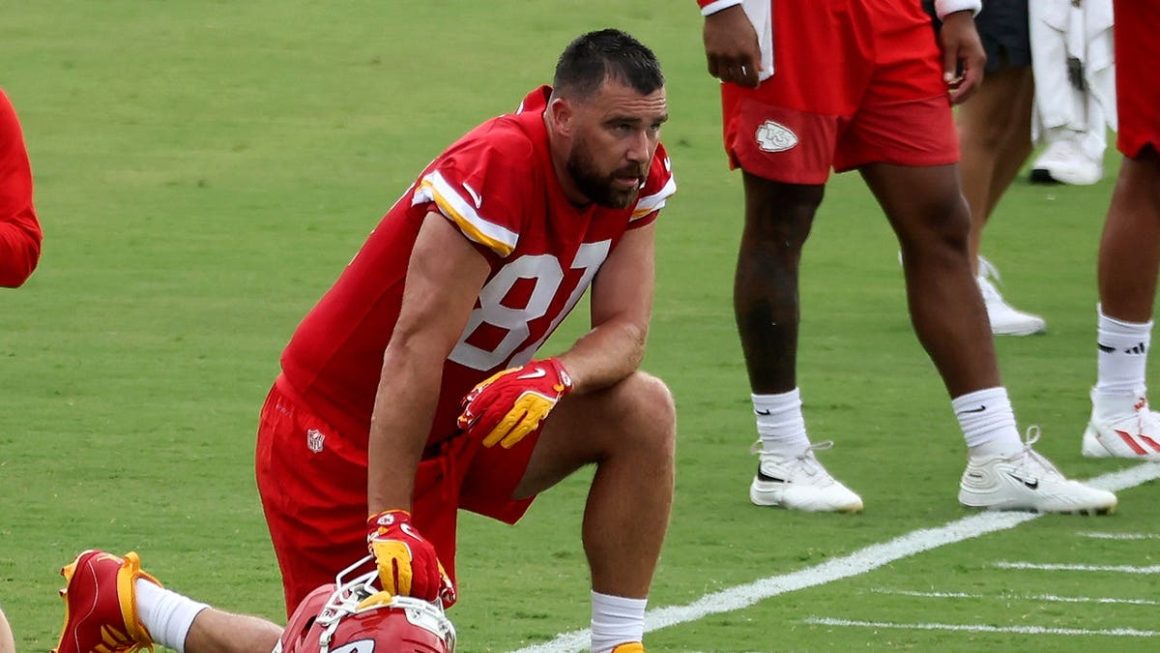 Travis Kelce’s Appearance at Chiefs Training Camp Sparks Fan Reactions
