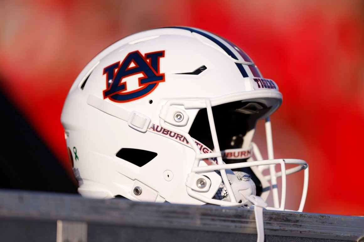 Auburn Tigers Welcome Tray Taylor, A New Receiver with Potential