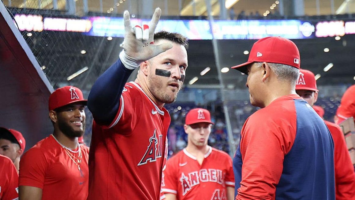 Angels Players Hit the Links Amid MLB Trade Deadline Shifts
