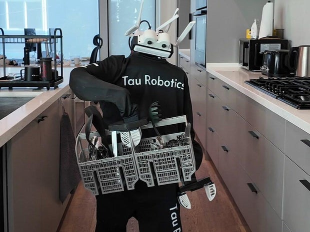 b6388409-272e-4214-91bd-86128f70ccf8 Humanoid Robots Take on Household Chores in San Francisco