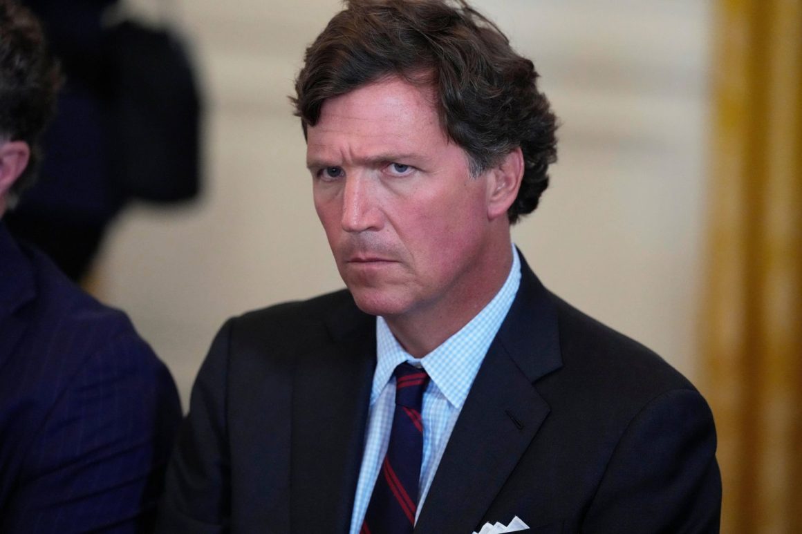 Tucker Carlson Calls for Immediate Removal of Trump Over Nuclear Concerns