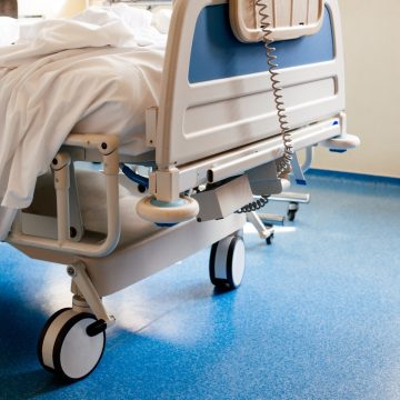 Unusual Symptoms May Indicate Heart Issues, Cardiologist Warns