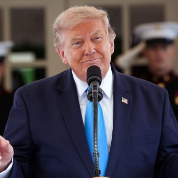 Republicans Face Dilemma Over Trump’s Recess Cancellation Demand