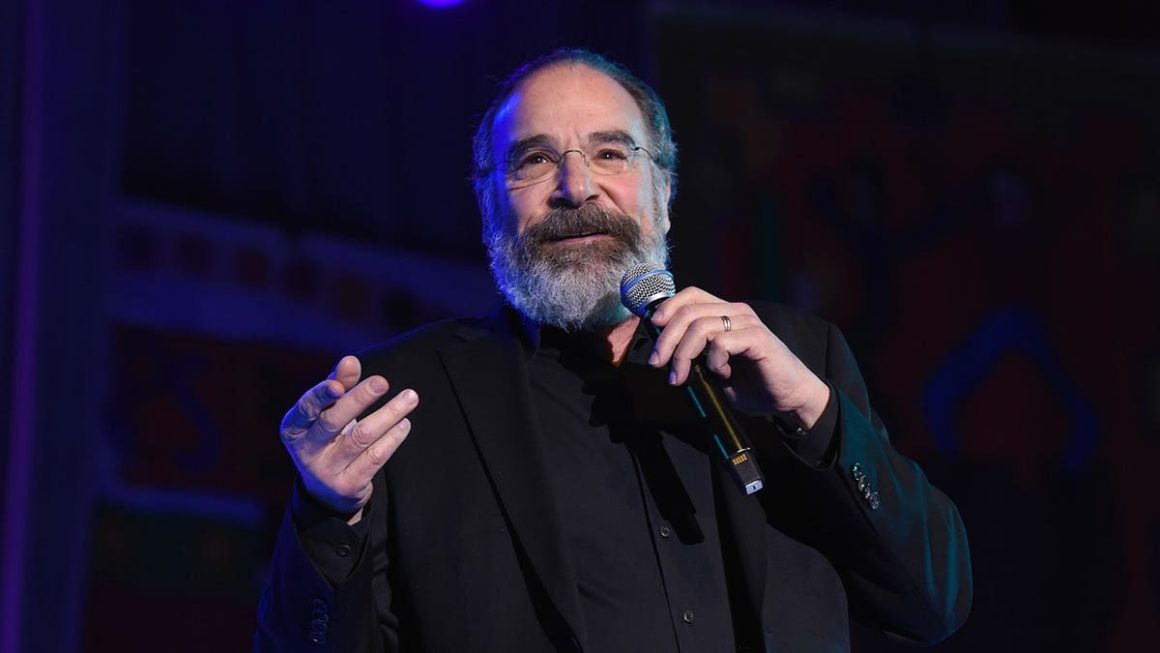 Mandy Patinkin Chooses Human Composting for End-of-Life Plan