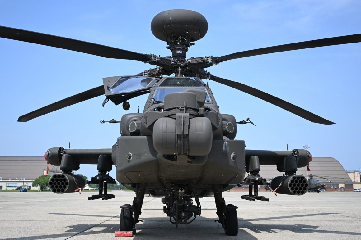 U.S. Army Temporarily Halts AH-64 Apache Training After Fatal Crash
