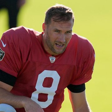 Maxx Crosby and Kirk Cousins Clash at Raiders Practice