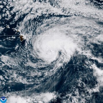 c613d859-f21b-4bb4-8993-4c1d1cd425d3 Tropical Storm Lala Threatens Hawaii