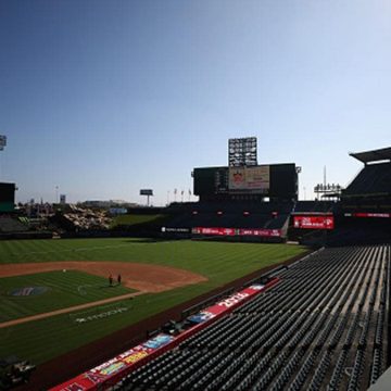 c9601984-f3fc-4d7f-9078-879807483363 Angels Upset Brewers as Misiorowski Criticizes Angel Stadium