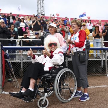 Women’s Professional Baseball League Debuts with Enthusiastic Support