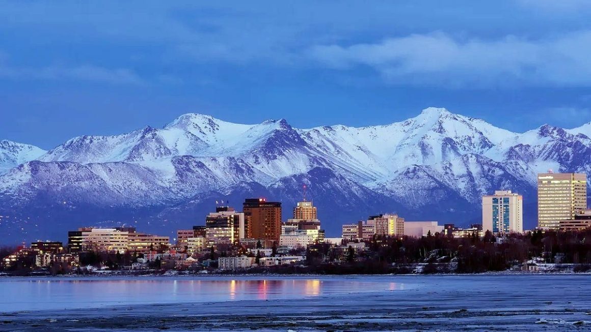 Seventeen Candidates Compete in Alaska’s Primary Elections for Governor