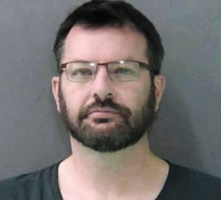 d287e018-c87a-4d8f-a5f5-60c196d33ed5 Army Gynecologist Faces Charges for Secret Video Recordings