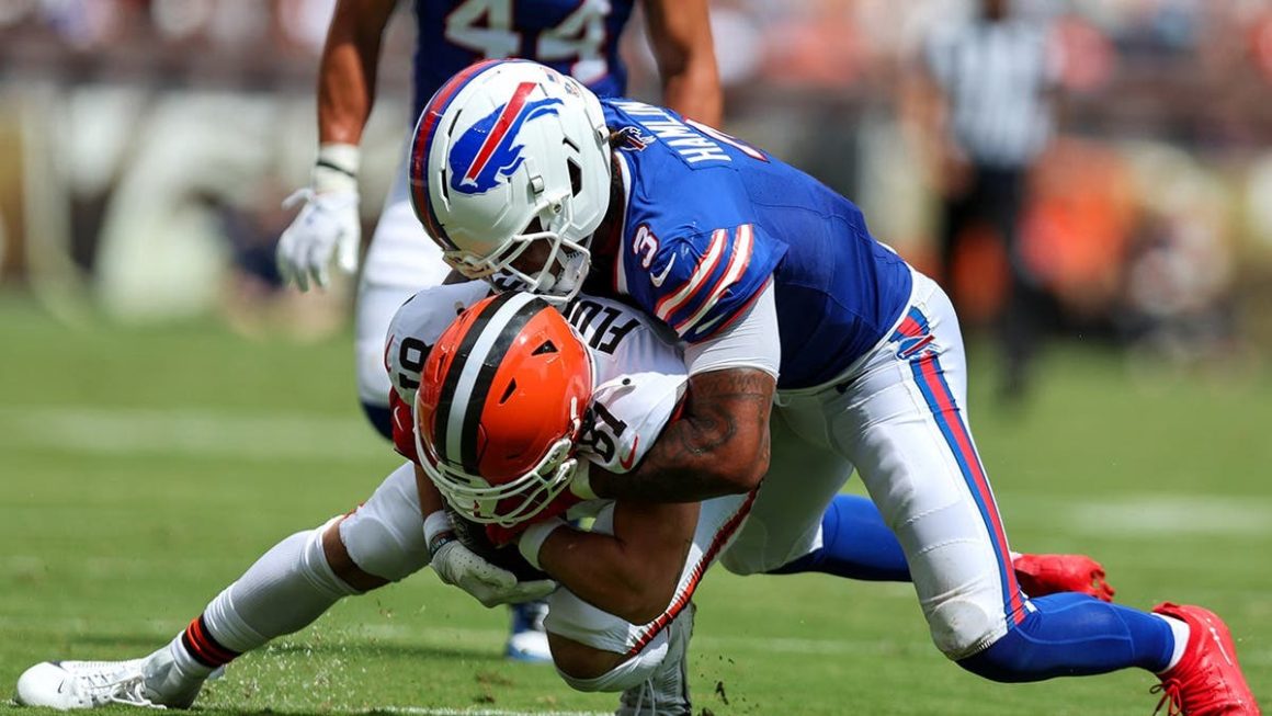 NFL Faces Challenge in Reducing CTE Risk Among Players