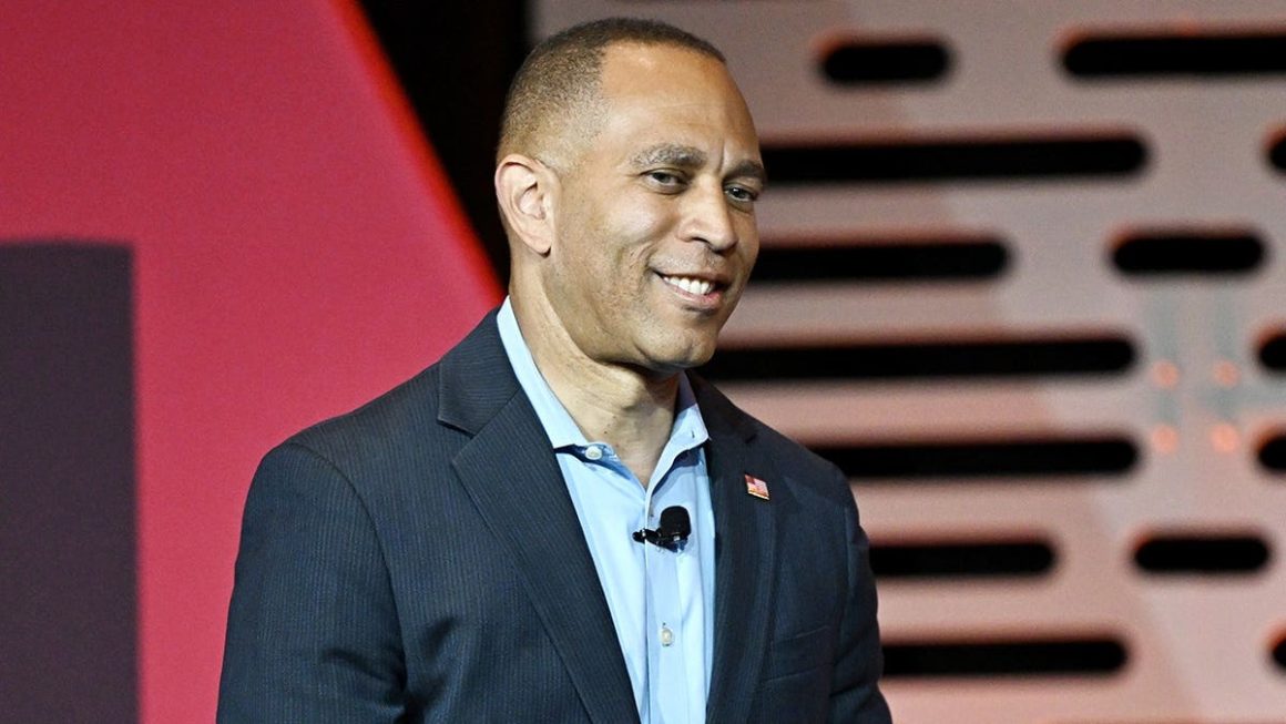 James Carville Criticizes Hakeem Jeffries over Meeting with Jared Kushner