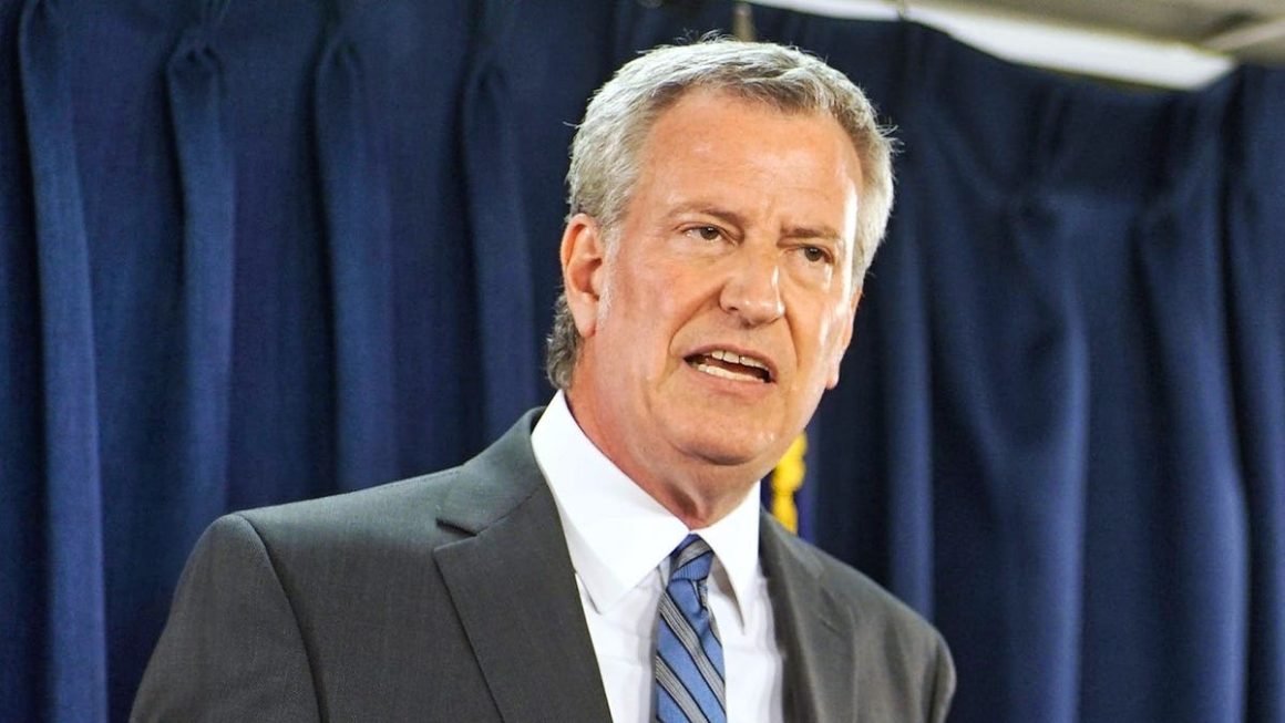 De Blasio Highlights Demand for Progressive Vision in the Democratic Party