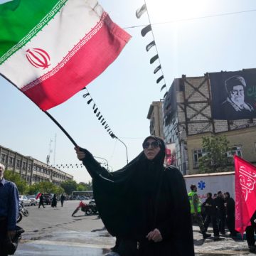 Tensions Rise as Confusion Reigns Over Strait of Hormuz Talks