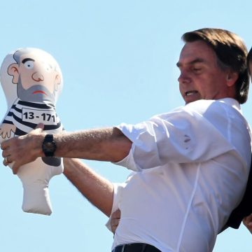 Flávio Bolsonaro’s Bid for Power: A Political Drama Unfolds