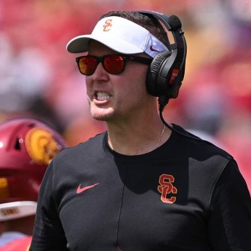 USC Trojans Start Season with Victory Amid Attendance Concerns