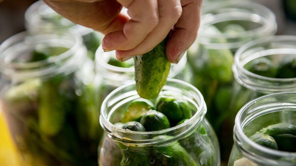 America’s Pickle Flavor Craze: A Tasty Trend Sweeps Snack Aisles and Beyond