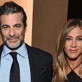 Jennifer Aniston Interviews Jim Curtis: A Glimpse into Their Connection
