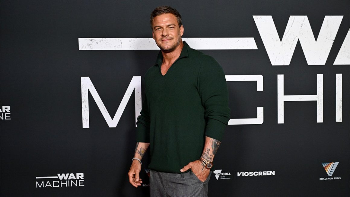 Alan Ritchson’s Political Commentaries Spark Controversy in Hollywood