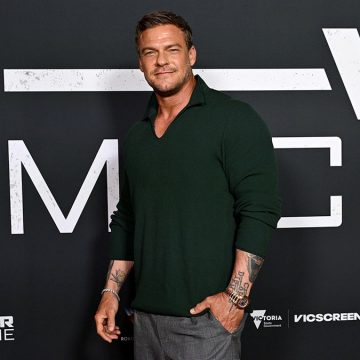 Alan Ritchson’s Political Commentaries Spark Controversy in Hollywood