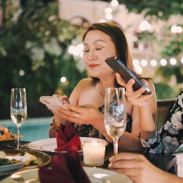Restaurants Tackle Phone Distraction: Innovative Approaches to Enhance Dining Experience